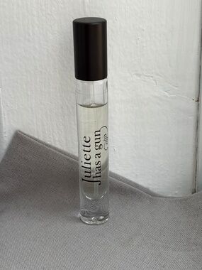 Juliette Has a Gun Magnolia Bliss travel spray